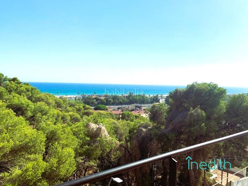 Foto 8f675601-3eb8-4358-b5a8-bdc5a1c68499. Casa amb calefacció aparcament a Bellamar Castelldefels