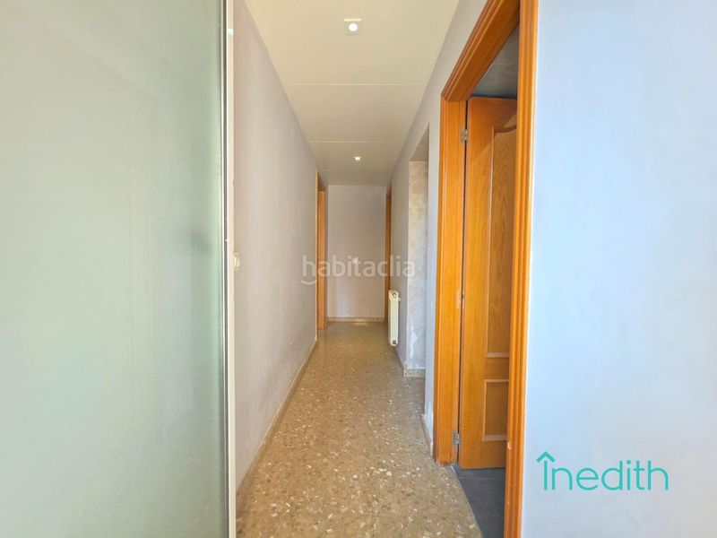 Foto da78978a-132e-49d2-9409-c1d18fdbb1a1. Pis amb calefacció aparcament a Torrent Ballester Viladecans