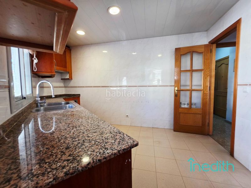 Foto dde525bb-f0b1-497d-b6df-550be382f69c. Pis amb calefacció aparcament a Torrent Ballester Viladecans