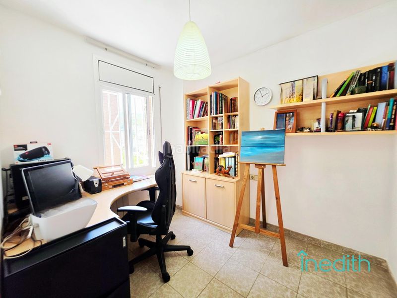 Foto 0259a276-5c52-43d4-99de-56e0729f4073. Casa amb calefacció aparcament a La Teixonera Barcelona