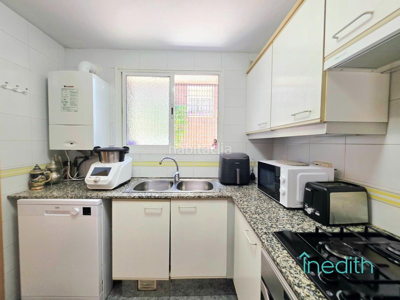 Foto 0de7896c-3808-4e89-8cb0-764f3389386f. Casa amb calefacció aparcament a La Teixonera Barcelona