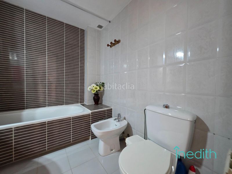 Foto 11232e8b-ada6-4767-8884-0ef10070be04. Casa amb calefacció aparcament a La Teixonera Barcelona