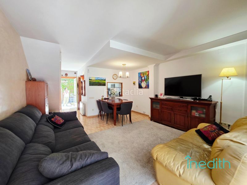 Foto 616d50ae-de7c-45e0-9870-8f3ee3766214. Casa amb calefacció aparcament a La Teixonera Barcelona