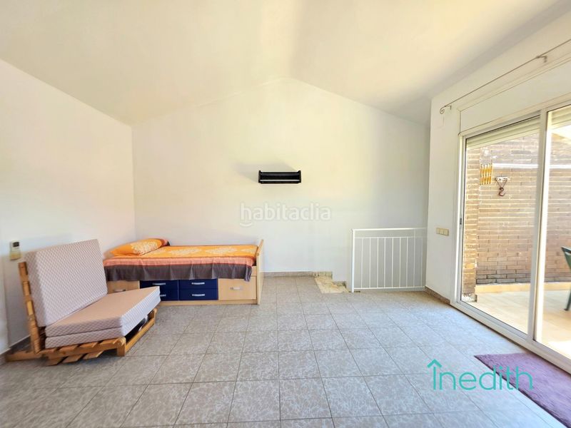 Foto 67f83fbb-2c4a-45b8-ae5e-1313cdf4b3bc. Casa amb calefacció aparcament a La Teixonera Barcelona