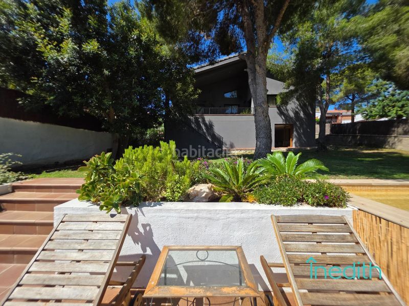 Foto 4e6bae1c-708a-403b-bec7-0971a9b710a0. Xalet amb calefacció aparcament piscina a Cunit residencial Cunit