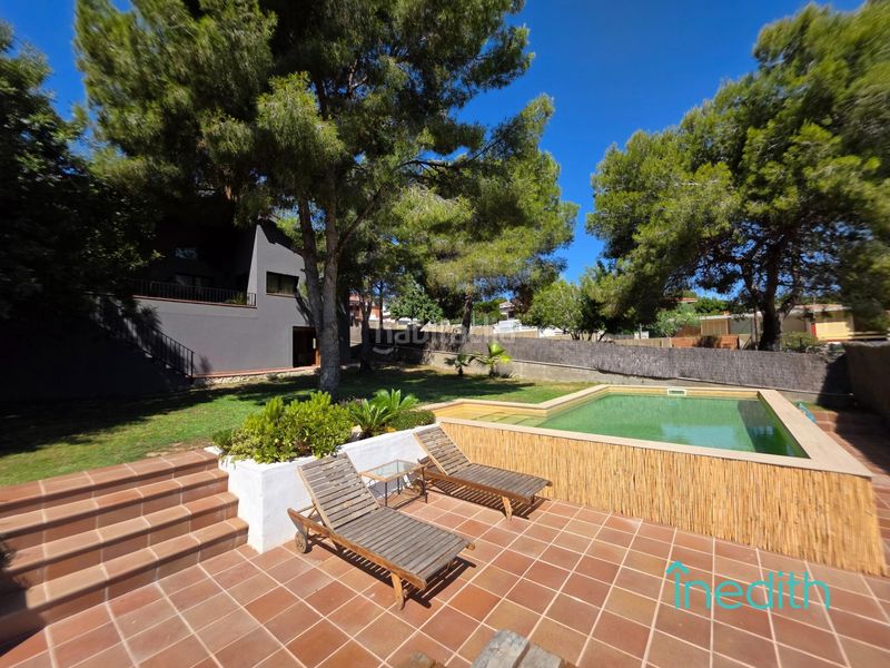 Foto 577b05af-7326-49fb-98b4-9e74ce93a1e2. Xalet amb calefacció aparcament piscina a Cunit residencial Cunit
