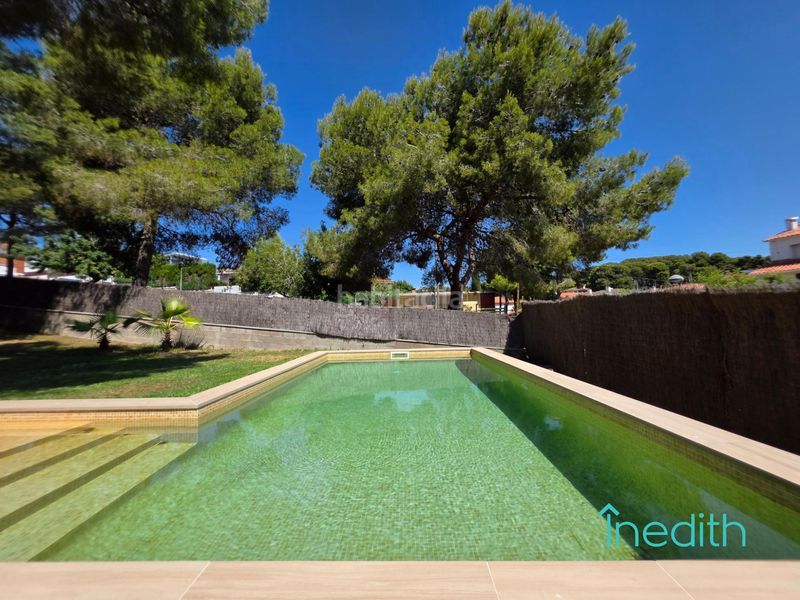 Foto 804c987a-415a-4941-b068-cf1e212498b2. Xalet amb calefacció aparcament piscina a Cunit residencial Cunit