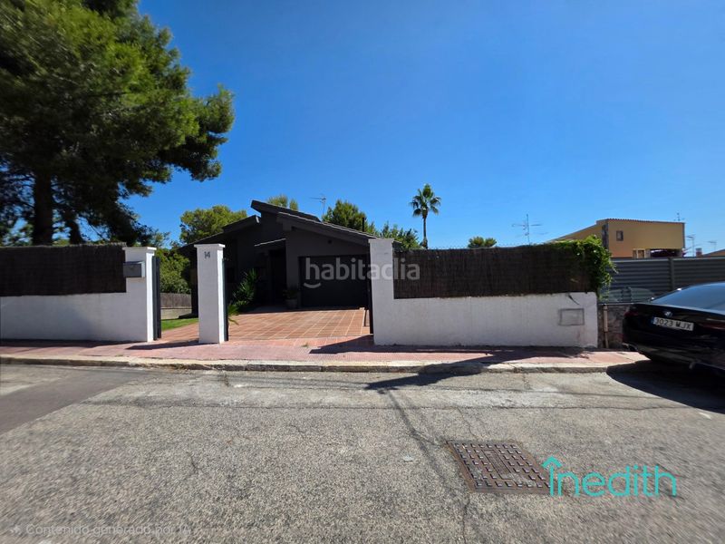 Foto ee5d6653-8264-449b-a090-4b85dec2bd2e. Xalet amb calefacció aparcament piscina a Cunit residencial Cunit