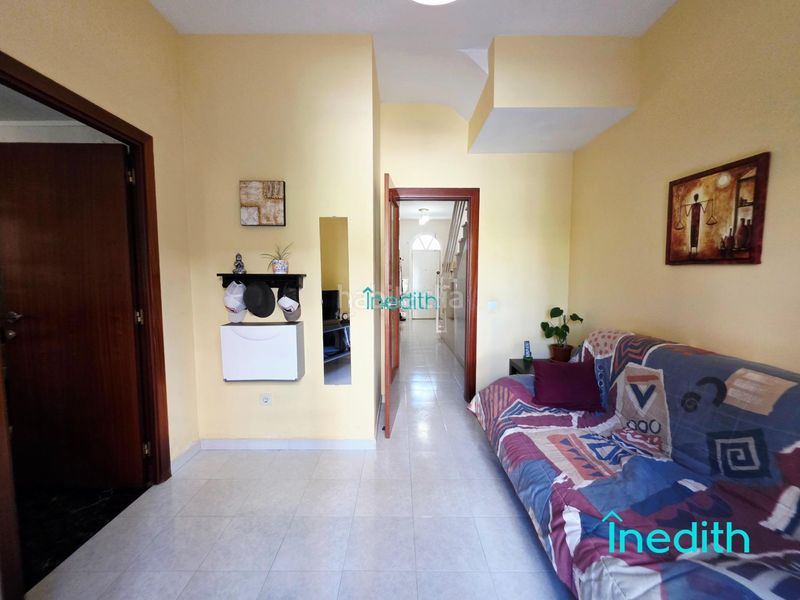 Foto 02d055bd-3e43-4837-aa09-2bf37637b938. Casa amb calefacció aparcament a Torrent Ballester Viladecans