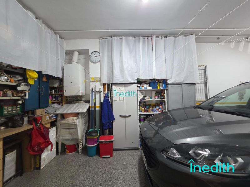 Foto 48a1e99b-667a-4efd-9804-0201a991f5e9. Casa amb calefacció aparcament a Torrent Ballester Viladecans