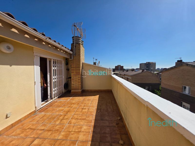 Foto c3661b16-2c4f-4eb8-9b52-8863750c2e5e. Casa amb calefacció aparcament a Torrent Ballester Viladecans