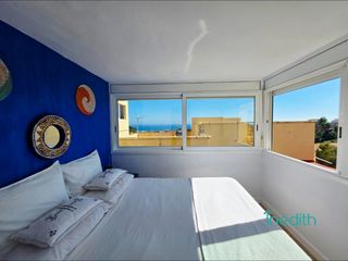 Pis  Passeig pujadas. Bonito piso de una habitación en urbanizacón con club privado en