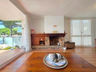 Piso  Carrer carrer 16. Bonito y amplio piso a dos pasos del mar en castelldefels playa