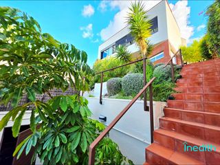 Maison  Avenida avinguda garrofers. Preciosa casa de diseño con vistas al mar y licencia turística