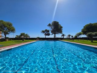 Flat  Carrer blat del. Bonita planta baja con acceso directo al mar y piscina comunitar