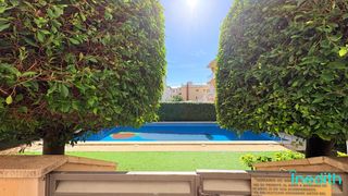 Piso  Carrer girona de. A 50 metros de la playa, piso impecable con terraza, vistas , pa