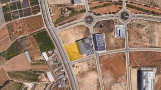 Terreny residencial a Calle p.i. la coma 34. Solar industrial a dos calles en venta - picassent