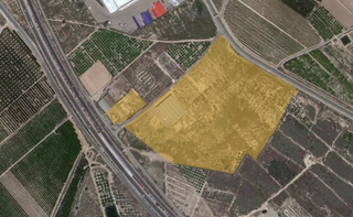 Terrain industriel à Lugar campotejar alta 43. Suelo industrial con nave construida en molina de segura