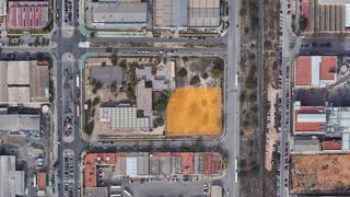 Solar industrial a Calle illes canaries 39. Solar industrial la fuente del jarro