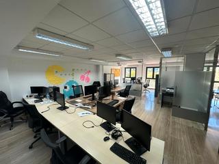 Location Bureau à Avenida de las cortes valencianas 26. Oficina en las cortes valencianas