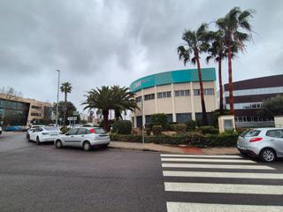 Lloguer Oficina a Avenida benjamín franklin 21. Edificio corporativo de oficinas en alquiler