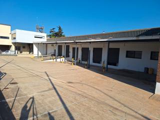 Lloguer Nau industrial a Calle ciudad de elda 4. Nave logística con oficinas en paterna