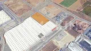 Solar industrial a Lg si-1 pla de carrases i 10. Solar industrial chaflan a dos calles, lliria