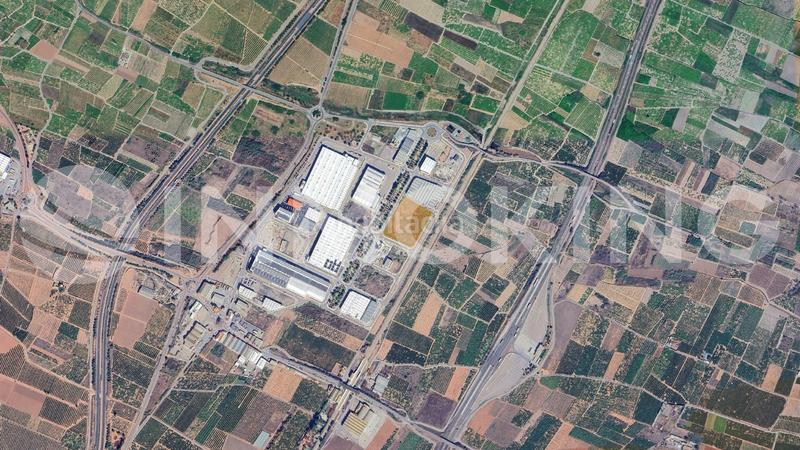 Foto 65d296a3-f8fe-4e9c-a080-252a0f00e4bf. Solar industrial en av. proyecto s/n suelo industrial facahada a tres calles en venta en Quartell