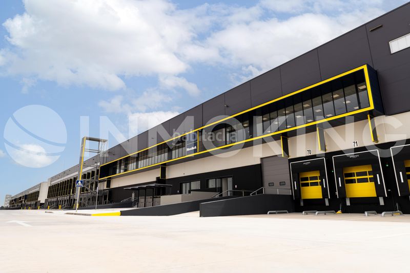 Foto f18eb723-04c8-4499-bdb4-24f759302c2d. Location bâtiment à usage industriel dans polígono industrial masía del conde de Loriguilla s/n dans Loriguilla