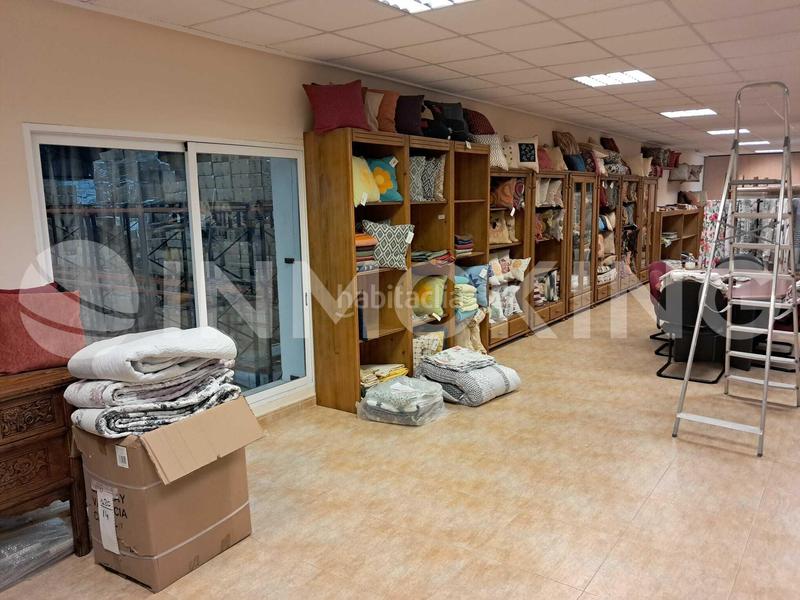Foto 63845315-e1dc-4823-acd9-d178f6d1ed85. Rent industrial building with heating in Alberic
