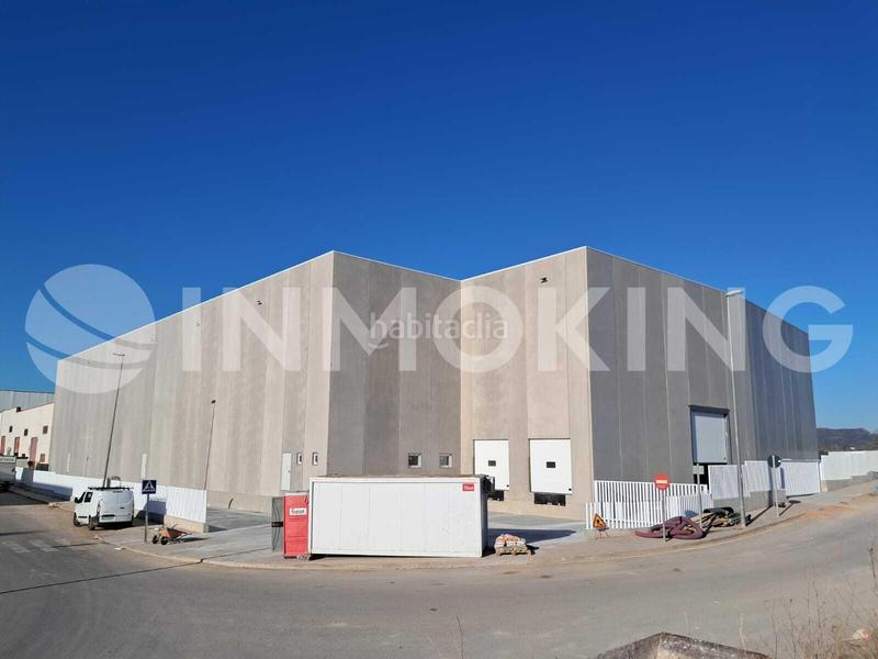 Foto cf1d8ad1-4d91-4260-ad65-d27983274618. Bâtiment à usage industriel avec chauffage dans Museros