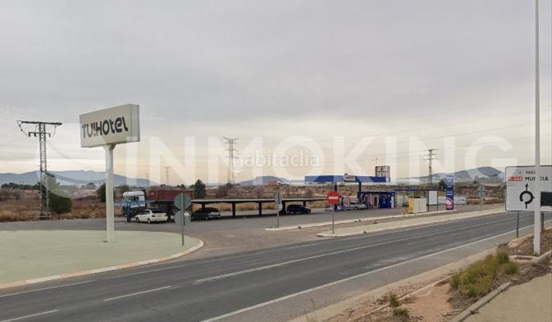 Foto dd45a421-fb7b-4557-b085-92c4dac5f765. Alquiler solar industrial en av. de juan carlos i suelo terciario en Yecla