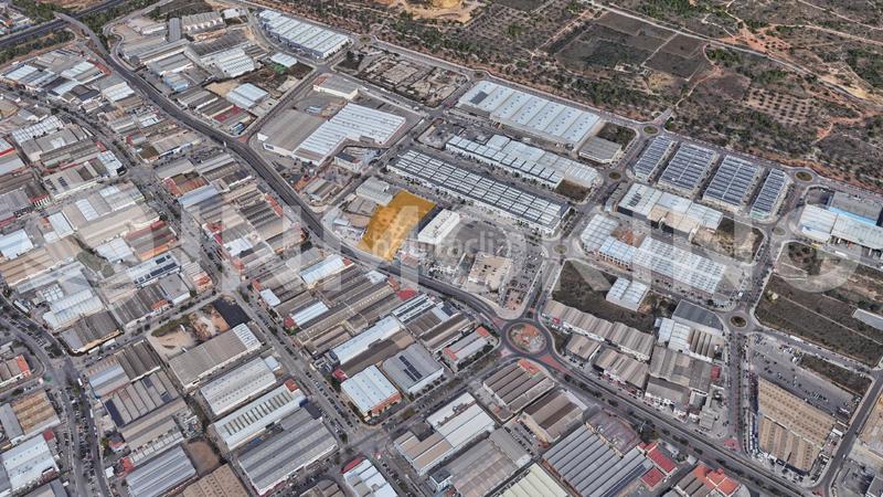 Foto 4daae083-6c16-49f6-9b95-c64992347d6c. Solar industrial solar comercial 1 línea parque empresarial táctica , valencia en Paterna