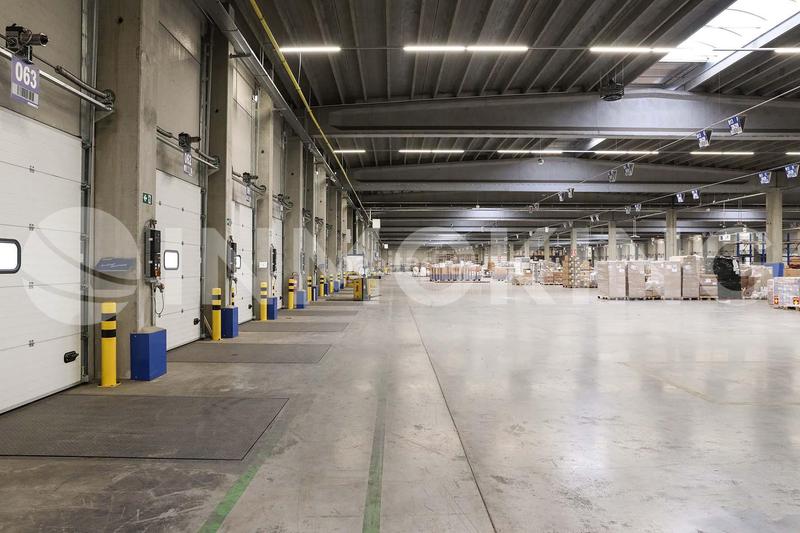 Foto 22bf00cb-d90f-4532-8fd8-ab615c482a68. Location bâtiment à usage industriel dans Coslada pueblo Coslada