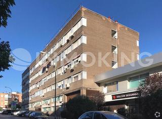 Miete Gebäude in Tres Olivos-Valverde. Edificio mixto fuencarral  el pardo