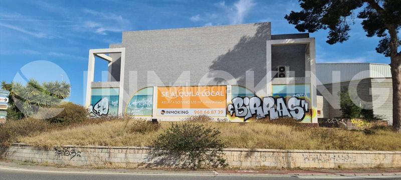 Foto be5dd942-4c3d-40dc-a95b-57f75e336cd8. Miete geschäftsraum in av. miguel de cervantes 2 in Orihuela