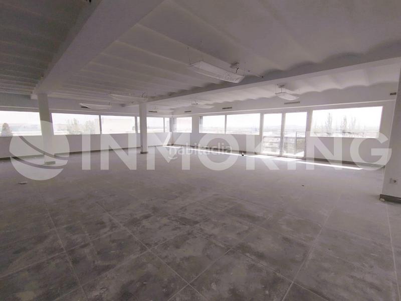 Foto 168f9732-8edd-4696-9f67-abef80780bec. Rent building in avenida del jarama 17 in Estación Coslada