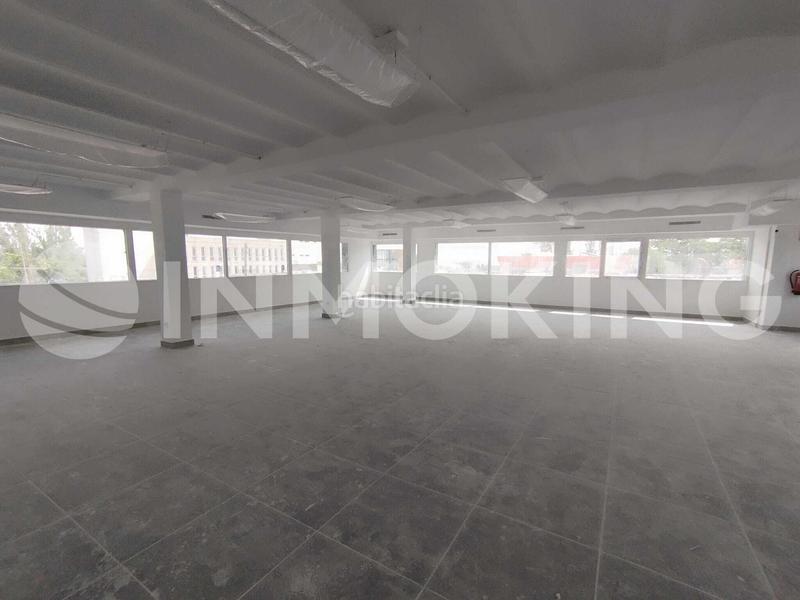 Foto 2f9d9107-a13e-46a8-b9b5-b1306a808630. Rent building in avenida del jarama 17 in Estación Coslada