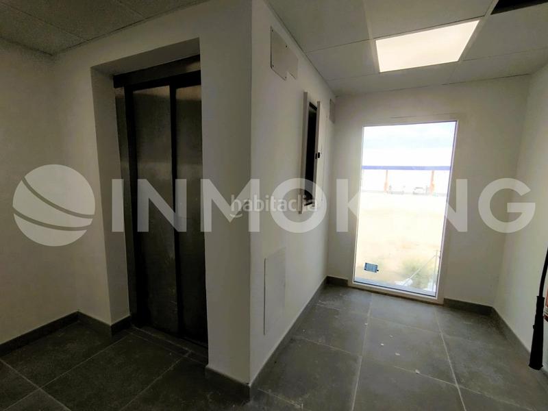 Foto cc96aaf4-f0a7-4eae-a332-5efb71465381. Rent building in avenida del jarama 17 in Estación Coslada