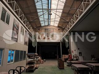 Miete Fabrikhalle in Silla. Nave industrial con edificio corporativo en silla
