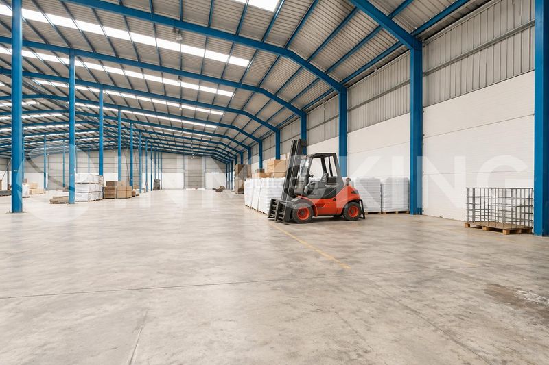 Foto 909b38a4-4b5f-41e3-bde2-d4b23ea4a1ae. Rent industrial building in Torija