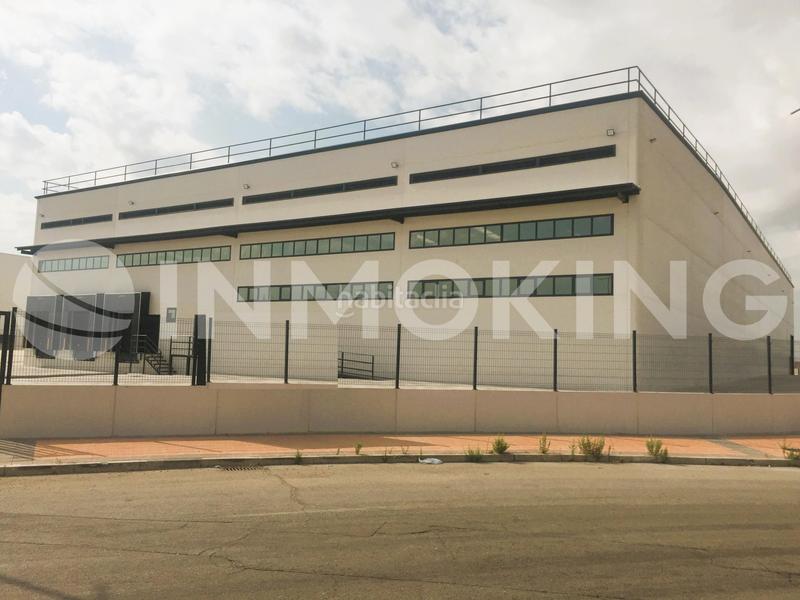 Foto ec02187f-53c0-4460-8d76-6996f2469ae1. Location bâtiment à usage industriel dans Zona Industrial Pinto