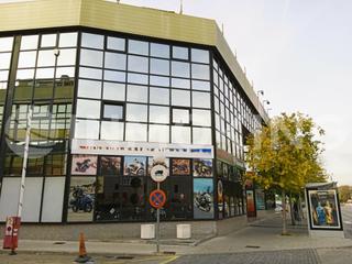 Building in Estación. Edificio de oficinas en coslada