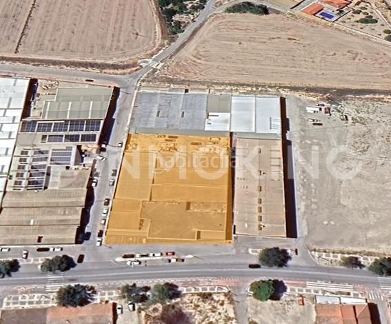Foto 7e9d9c66-681b-4222-8103-604742633ab9. Industrial building in av. de los alcázares 130 in Torre - Pacheco