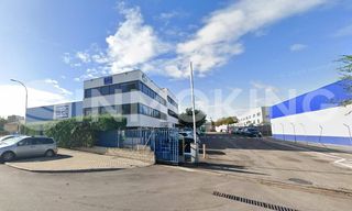 Rent Industrial building in Calle de tierra de barros 5-7. Nave logistica en coslada