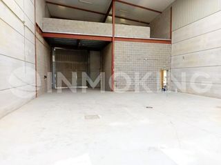 Capannone industriale  Calle malamata 26. Nave en venta en yuncler