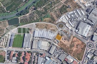 Solar industrial a Pl crta albalat 122. Solar industrial alzira