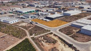 Solar industrial a Picassent. Solar chaflan a dos calles en pol. ind. canyada de codonyers