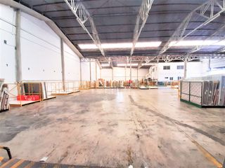 Miete Fabrikhalle in Calle ciudad de sevilla 39. Nave industrial