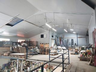 Nau industrial a Avinguda comarques del país valencià 46